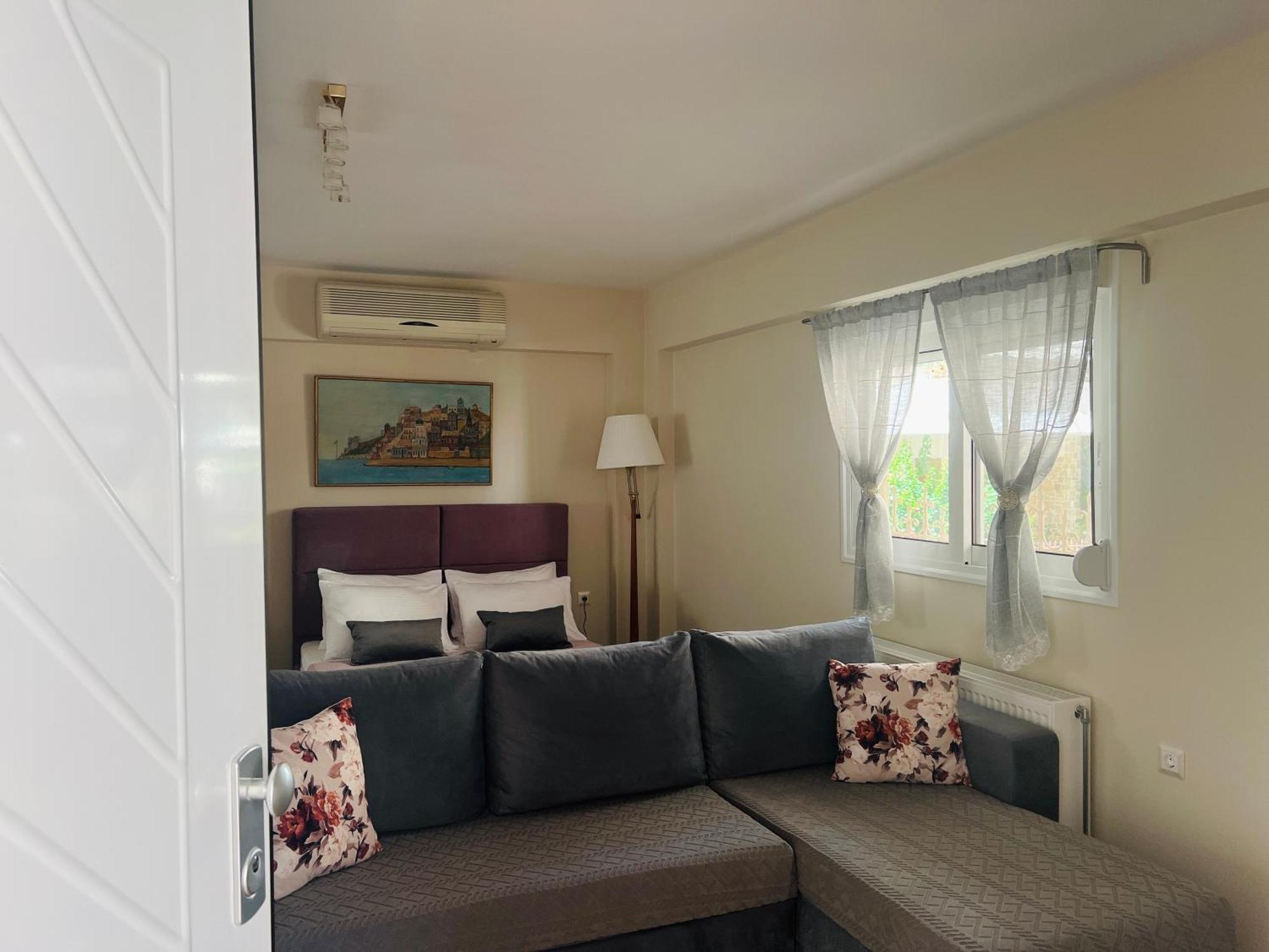 Vasilias Home Near Ath Airport كوروبيون المظهر الخارجي الصورة